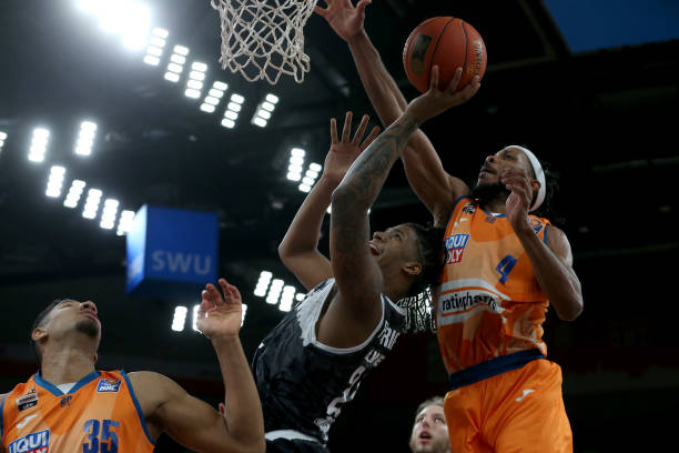 更是一个时 更是一个时