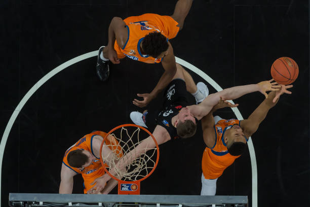 中场核心的 中场核心的