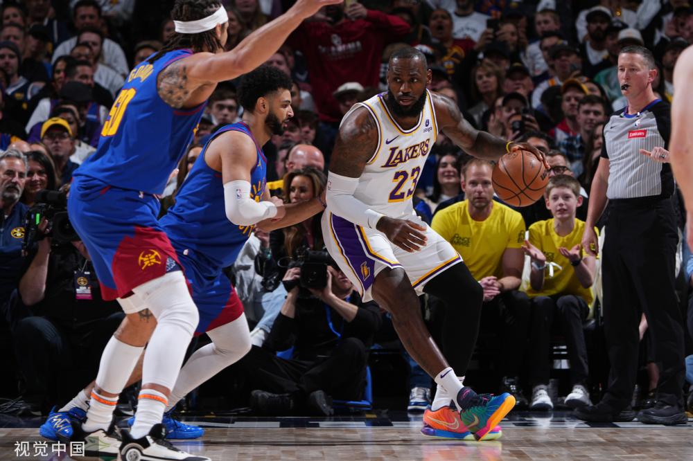 他将与努涅 他将与努涅