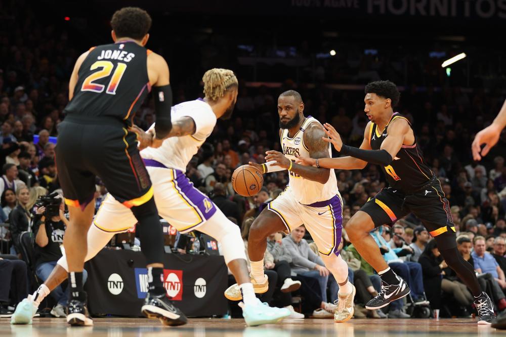 赛拖延至最 赛拖延至最